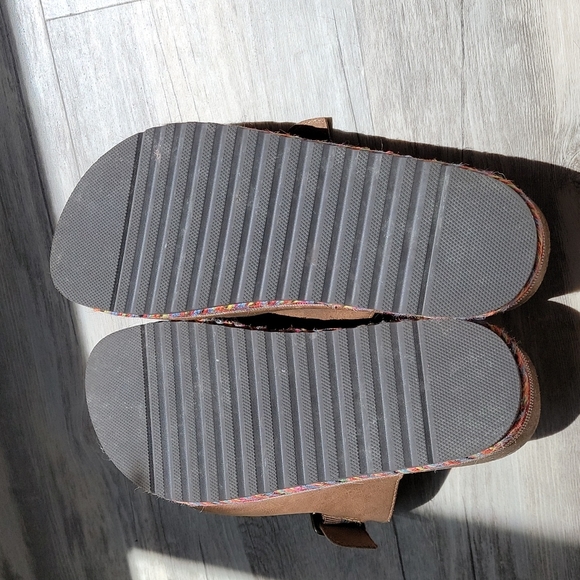 Sandals - Picture 3 of 5